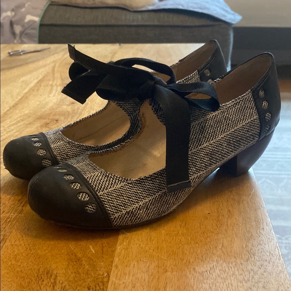 Anthropologie All Black Tweed Bow Heels